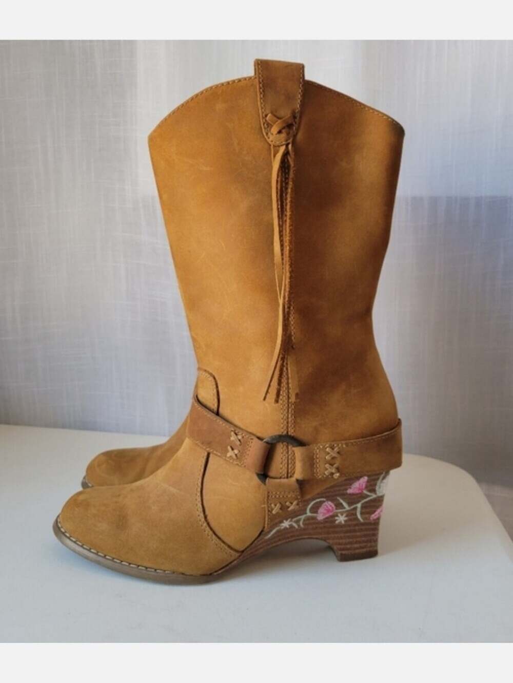 Seychelles women's tan suede Embroidered Western Boots size 6